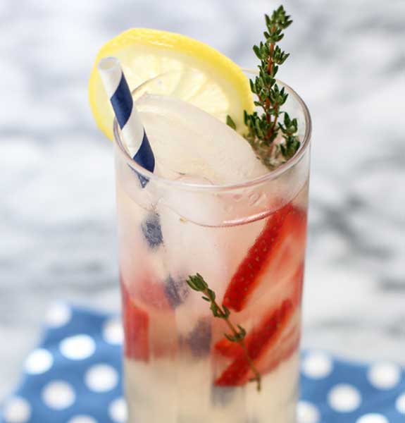 Thyme strawberry lemonade in a glass