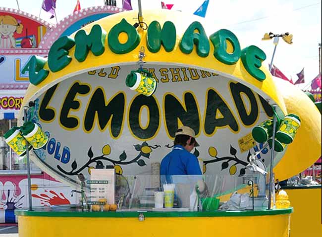 Lemonade stand at state fair